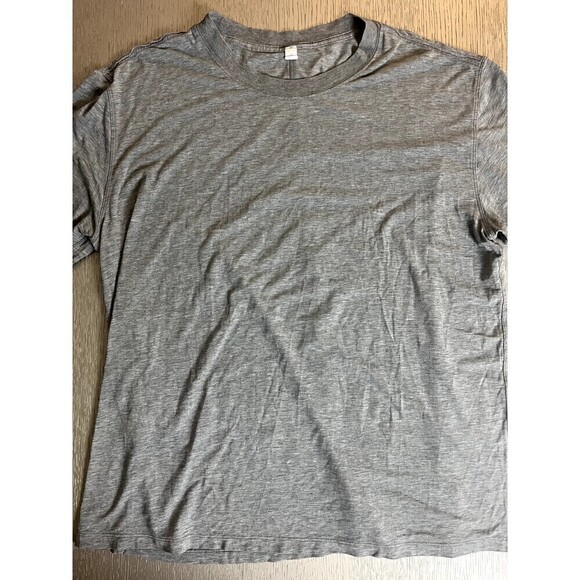 Lululemon Men's Tee Gray Size 12 Used Casual Workout Gym Holes Comfort - Picture 2 of 7